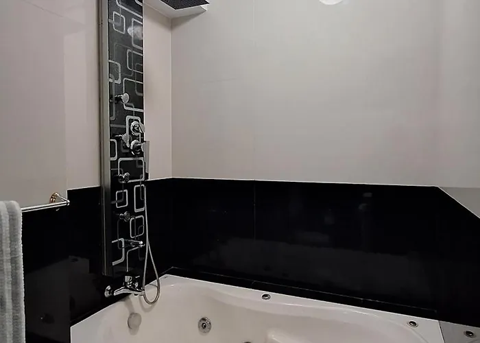 Spacious In Larapa- *